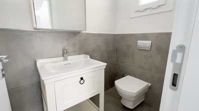 Interior 10