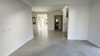 Interior 4
