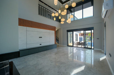 Interior 4