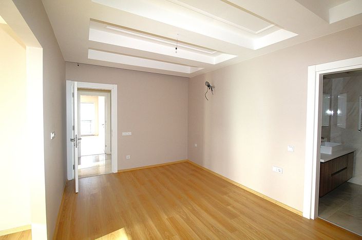 Image No.25-4 Bed Apartment for sale