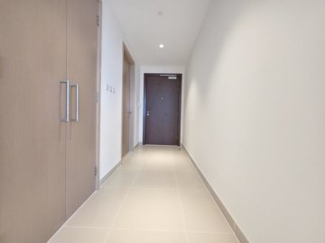 Interior 5