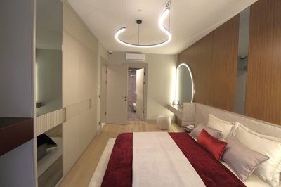 Interior 8