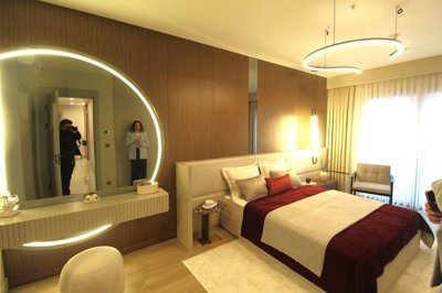 Interior 6