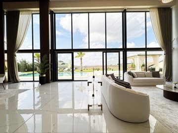 Interior 5