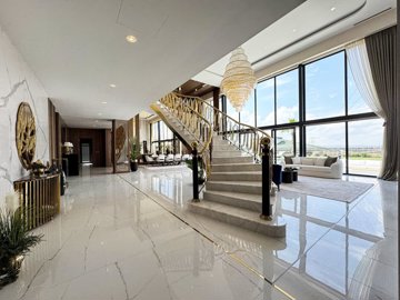 Interior 7