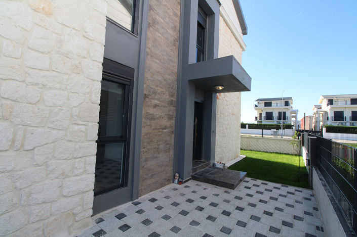 Image No.8-5 Bed House/Villa for sale