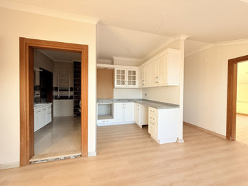 Interior 8