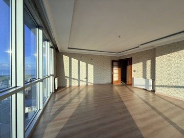 Interior 3