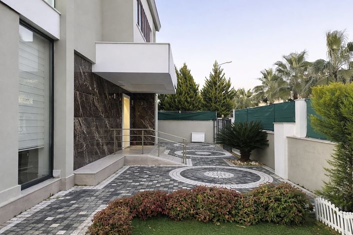 Image No.10-4 Bed House/Villa for sale