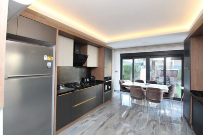 Interior 5