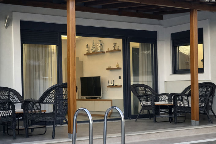 Image No.2-4 Bed House/Villa for sale