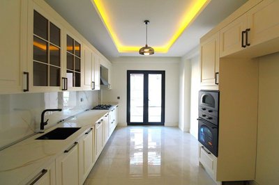 Interior 5