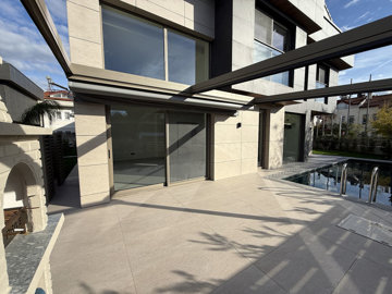 Exterior 5