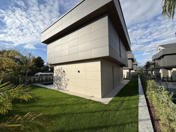 Exterior 7