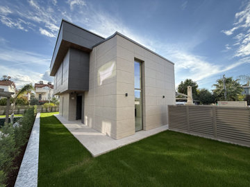 Exterior 9