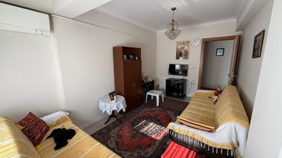 Interior 6