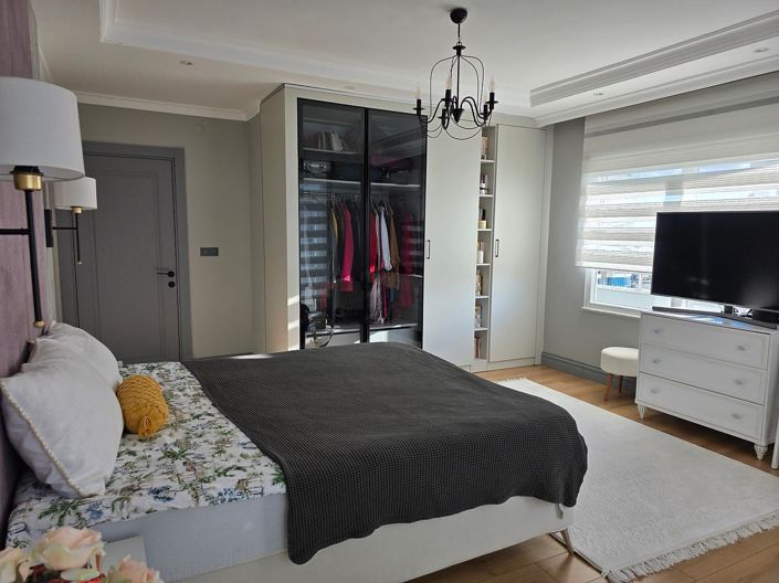 Image No.13-4 Bed Apartment for sale
