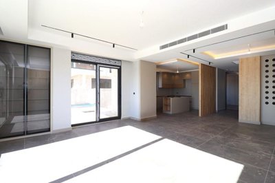 Interior 3