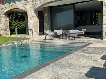 Exterior 13