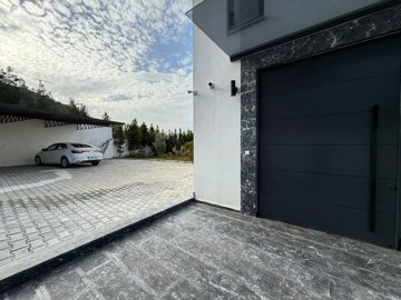 Exterior 10