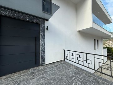 Exterior 11