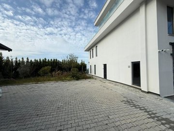 Exterior 12