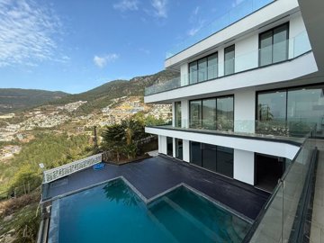 Exterior 3
