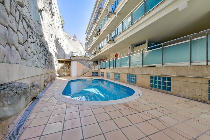 Image No.12-4 Bed Apartment for sale