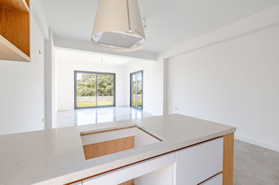 Interior 6