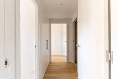 Interior 11