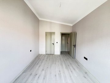 Interior 8
