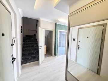 Interior 11