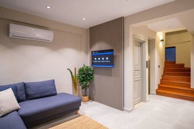 Interior 5