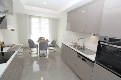 Interior 4