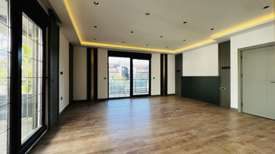 Interior 4
