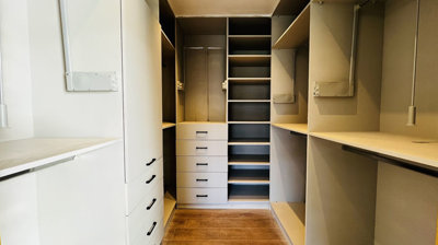 Interior 9
