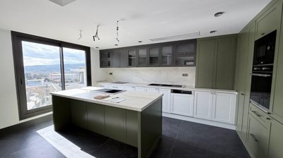 Interior 6
