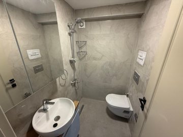 Interior 8