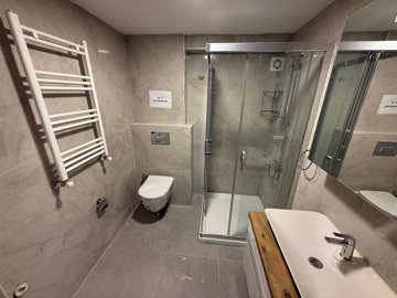 Interior 9