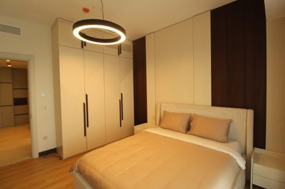 Interior 8