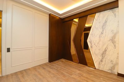 Interior 5