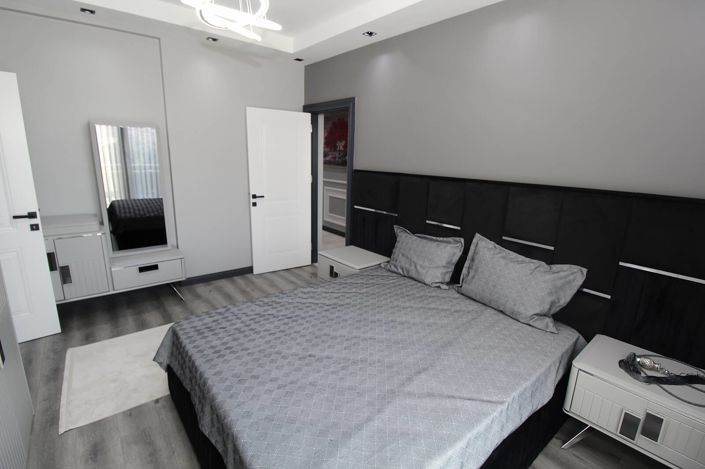 Image No.41-7 Bed Apartment for sale