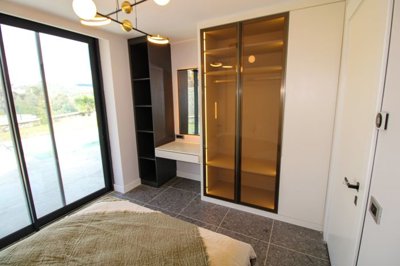 Interior 10