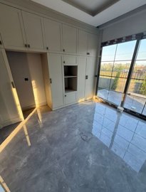Interior 4