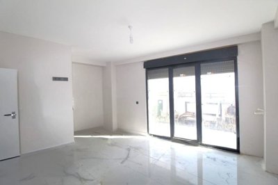 Interior 6