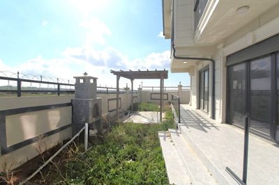 Exterior 6