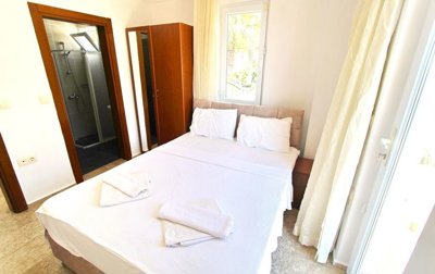 Interior 5