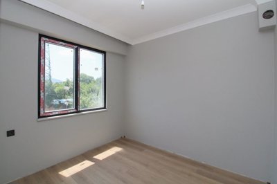Interior 6