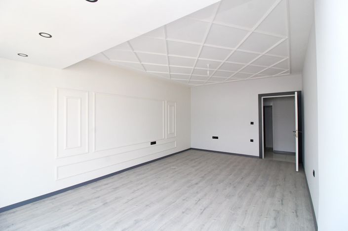 Image No.15-4 Bed Apartment for sale