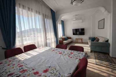 Interior 4